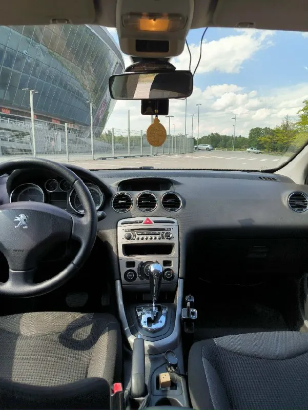 Продам личный автомобиль, peugeot 308 ( peugeot 308) 1.6 ат, 2011г. 189000 км. Г. Донецк. Технически исправен. По мотору менялись сальники коленвала, так же замена маслосьемные колпачки +предвидущий собственник менял цепь грм. По ходовой части были помееяны задние тормозные диски со ступичными подшипниками. С середины замена шаровых +стойки стабилизатора. Замена аккумулятора. Резина 2 комплекта. Лето новые только купили. Владельцы, я 4тая. На рос учете. Салон в хорошем состоянии. Коробка автомат. Сама машина опрятная. Но тоже отнеситесь с пониманием она не новая есть жизненные коцки и т. П. По всем вопросам отвечу. Цена: 580 000 руб. Без торга по вопросам +7949 363 20 09 алëна
📞 Звоните: +7(949)3632009 - фотография - 6