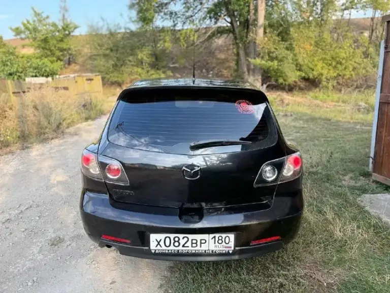 Продам mazda 3, 2007 года выпуска, в хорошем состоянии
❗️Пробег — 155000 км
❗️Двигатель 1.6, не троит, не дымит, работает ровно, масло не ест, тянет отлично.
❗️Коробка автомат работает отлично, без пинков и задержек.
❗️Ходовая часть полностью перебрана, все что нужно было заменить заменили, включая все стойки, опоры и опорные подшипиники, в июне 2025 года. Обслуживалась в мазда центре на ильича, все данные о ремонтах есть!
❗️То своевременно, резина лето - новая, новый радиатор кондиционера, месяц назад поставили новый генератор, новый акум!
❗️По кузову есть пару рыжиков на езду не влияют!
❗️Комплектация: гур, кондиционер (заправлен, холодит) электрозеркала, музыка, подогрев передних сидений, 4 электростеклоподьемника.
❗️Салон в отличном состоянии, чистый не потёртый и не прокуренный.
❗️С документами полный порядок, на учёт станет без проблем.
💵Цена: 590 тыс. Рублей

Осмотр макеевка (гвардейка)
☎️+79497433075 - фотография - 3