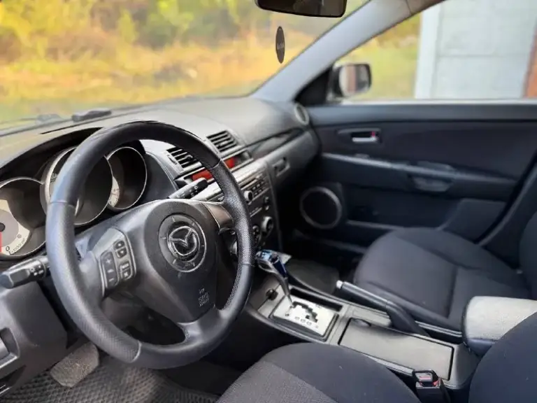 Продам mazda 3, 2007 года выпуска, в хорошем состоянии
❗️Пробег — 155000 км
❗️Двигатель 1.6, не троит, не дымит, работает ровно, масло не ест, тянет отлично.
❗️Коробка автомат работает отлично, без пинков и задержек.
❗️Ходовая часть полностью перебрана, все что нужно было заменить заменили, включая все стойки, опоры и опорные подшипиники, в июне 2025 года. Обслуживалась в мазда центре на ильича, все данные о ремонтах есть!
❗️То своевременно, резина лето - новая, новый радиатор кондиционера, месяц назад поставили новый генератор, новый акум!
❗️По кузову есть пару рыжиков на езду не влияют!
❗️Комплектация: гур, кондиционер (заправлен, холодит) электрозеркала, музыка, подогрев передних сидений, 4 электростеклоподьемника.
❗️Салон в отличном состоянии, чистый не потёртый и не прокуренный.
❗️С документами полный порядок, на учёт станет без проблем.
💵Цена: 590 тыс. Рублей

Осмотр макеевка (гвардейка)
☎️+79497433075 - фотография - 6