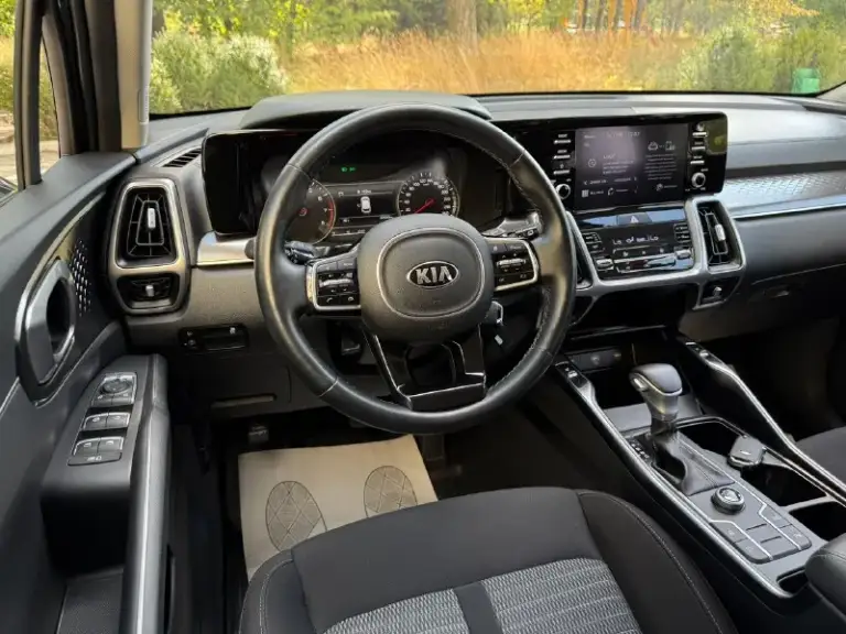 Kia sorento дилерский автомобиль☑️ 2022 год выпуска двигатель - 2.5 mpi at(179 л. С) привод - полный владельцы - 1 физ. Лицо оригинальный пробег - 40.000км комплектация - comfort автомобиль куплен и своевременно обслуживался у официального дилера, вложений не требует. Салон как новый, кузов также в идеальном состоянии, весь в заводском окрасе. Один собственник с момента покупки, бережная эксплуатация. Любые проверки с вашей стороны, на любом сто! Кто ищет свежий и целый абсолютно во всех смыслах автомобиль, приезжайте на просмотр. Остальные подробности по телефону: +7(949)482-33-82 цена: 3.650.000₽
📞 Звоните: +7(949)4823382 - фотография - 5