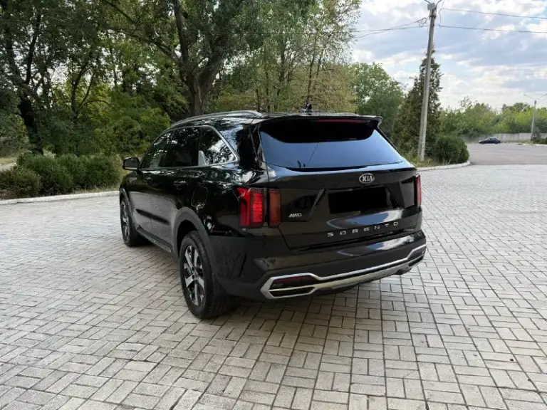 Kia sorento дилерский автомобиль☑️ 2022 год выпуска двигатель - 2.5 mpi at(179 л. С) привод - полный владельцы - 1 физ. Лицо оригинальный пробег - 40.000км комплектация - comfort автомобиль куплен и своевременно обслуживался у официального дилера, вложений не требует. Салон как новый, кузов также в идеальном состоянии, весь в заводском окрасе. Один собственник с момента покупки, бережная эксплуатация. Любые проверки с вашей стороны, на любом сто! Кто ищет свежий и целый абсолютно во всех смыслах автомобиль, приезжайте на просмотр. Остальные подробности по телефону: +7(949)482-33-82 цена: 3.650.000₽
📞 Звоните: +7(949)4823382 - фотография - 7