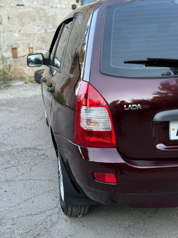 В продаже ba3-111740 lada kalina, 2012 года выпуска, цена 365 000 тысяч
Два владельца за всю историю авто
Без дтп|
Оригинальный, родной пробег
Все стёкла заводские. Телефон +79494728947, (включая лобовое).
В красивом цвете"портвеин"
В живую смотрится еще красивее чем на фотографии.
Просторный, комфортный салон(не просижен, не прокурен)
Большой, вместительный багажник.
Произведена антикоррозийная обработка днища и порогов!
,Ц/3,атермальное остекление, два
Стеклоподьемника, эур, туманки, музыка, кондици
Онер(заправлен!!!работает!!!кузов весь ровный. Без
Намека на ржавчину. Герметики заводские, оптика и остекление оригинал. Дно, пороги в отличном состоянии. Коробка не гудит не вылетает. Технически без вложений. Двигатель надежный и тяговитый 1.4
,16 Клапанный"на 89 лошадей. При обрыве ремня клапана не гнет. Маленикий налог плюс хорошая динамика. Стоит свежая летняя резина!!!. Состояние сел завел и поехал в кругосветку остальное по телефону. Торг есть но только после осмотра автомобиля. . - фотография - 4