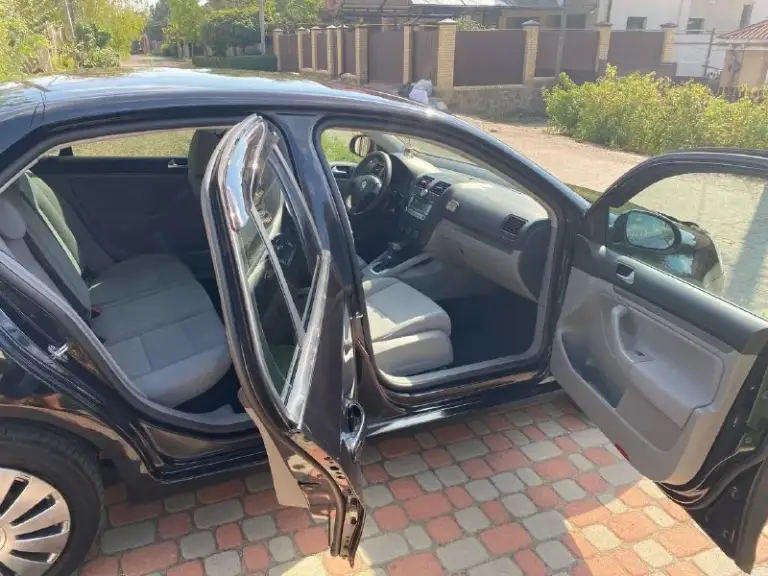Volkswagen jetta
Сборка германия, без дтп
2008 Год, пробег 191 тыс.
Все стёкла с лобовым родные
Двигатель 1.6l, работает идеально
Акпп 6-ступеней, не пинает и т. П
Комплектация:
-Климат 2 зоны
-Подушки безопасности
-Подогрев передних сидений
-Усилитель руля
-Бортовой компьютер
-Круиз, abs, ebd, bas, esp, tcs
-Датчик света и дождя
-Полный электропакет
-Электропривод и обогрев зеркал
-Подогрев форсунок омывателя
-Обогрев переднего/заднего стекл
-Омыватель фар, противотуманки
-Цз, сигнализация, иммобилайзер
-Родное аудио, 8 динамиков
-Два комплекта ключей
-Два комплекта резины
-Два комплекта ковриков
Ходовая обслужена, салон целый
По дну и под капотом завод
Сервисная книжка, официал
Цена 867тыс. Торг
Осмотр донецк +79494159017 - фотография - 6
