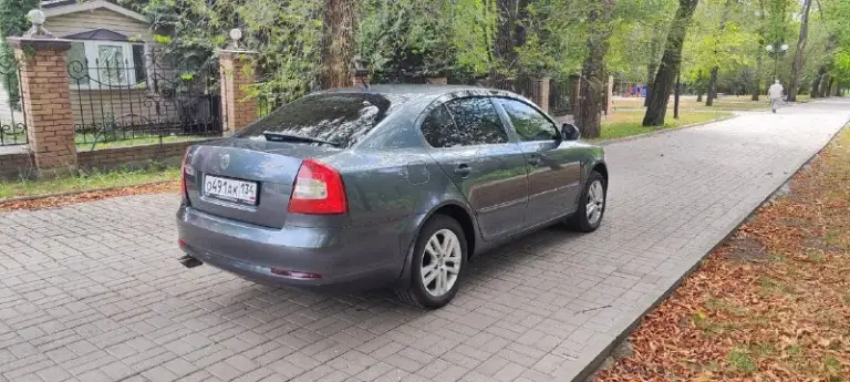 Skoda октавия 2012 гв 1.8 tsi акпп, авто в заводском окрасе, обслужена вся! Цена 950₽. Торг. Макеевка. +79495051881
📞 Звоните: +7(949)5051881 - фотография - 4