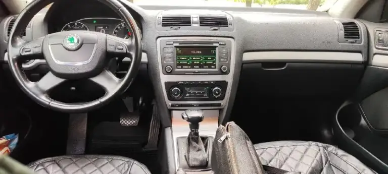 Skoda октавия 2012 гв 1.8 tsi акпп, авто в заводском окрасе, обслужена вся! Цена 950₽. Торг. Макеевка. +79495051881
📞 Звоните: +7(949)5051881 - фотография - 6