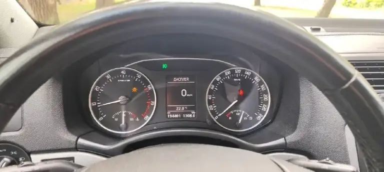 Skoda октавия 2012 гв 1.8 tsi акпп, авто в заводском окрасе, обслужена вся! Цена 950₽. Торг. Макеевка. +79495051881
📞 Звоните: +7(949)5051881 - фотография - 7