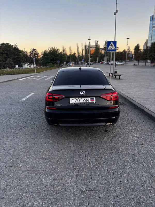 Родам volkswagen passat nms 2016года!

Пробег: 159.000 км

Двигатель 1.8 турбо, работает ровно, полностью обслужен, масло не берет!

Коробка автомат переключает идеально, никаких пинков и рывков, недавно была замена масла, ходовая абсолютно новая.

Автомобиль в отличной комплектации: кожаный салон, хорошая музыка, мульти руль, электро регулировки сидений, делалась в круг шумоизоляция!

Реальному покупателю торг!

Осмотр донецк

Цена: 1.900.000₽

☎️ +7 (949) 513-67-76 - фотография - 2