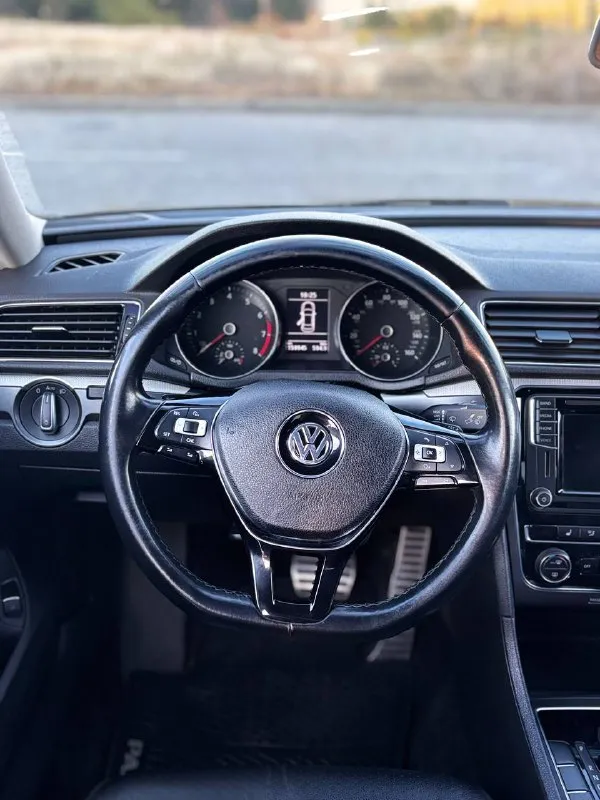 Родам volkswagen passat nms 2016года!

Пробег: 159.000 км

Двигатель 1.8 турбо, работает ровно, полностью обслужен, масло не берет!

Коробка автомат переключает идеально, никаких пинков и рывков, недавно была замена масла, ходовая абсолютно новая.

Автомобиль в отличной комплектации: кожаный салон, хорошая музыка, мульти руль, электро регулировки сидений, делалась в круг шумоизоляция!

Реальному покупателю торг!

Осмотр донецк

Цена: 1.900.000₽

☎️ +7 (949) 513-67-76 - фотография - 8