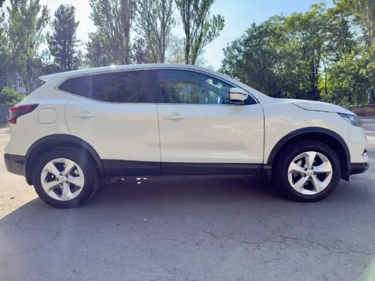 Продаю nissan qashqai j11 2019 года выпуска. Двигатель 2.0, коробка cvt.
Пробег 85 тыс. Км.
Автомобиль в очень хорошем состоянии, технически полностью обслужен.
Два комплета ключей. Сигнализация с автозапуском. Вложений не требует.
Комплектация:
- Обогрев передних и задних сидений
- Климат-контроль двухзонный
- Коммуникационная система bluetooth
- Линейный аудиовход aux
- Вход для подключения usb-устройств и ipod / iphone
- Аудиосистема с am/fm/cd/mp3 проигрывателем
- Антенна «акулий плавник»
- Антиблокировочная система тормозов (abs)
- Система курсовой устойчивости (esp)
- Датчики парковки спереди и сзади
- Система помощи при экстренном торможении nissan brake assist
- Система помощи при движении на подъеме (hsa)
- Электронная система распределения тормозных сил (ebd)
- Система активного торможения двигателем (aeb)
- Система активного контроля траектории движения (atc)
- Система гашения колебаний кузова (arc)
- Передние противотуманные фары
- Задни
📞 Звоните: +7(949)3557213 - фотография - 4
