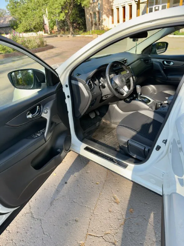Продаю nissan qashqai j11 2019 года выпуска. Двигатель 2.0, коробка cvt.
Пробег 85 тыс. Км.
Автомобиль в очень хорошем состоянии, технически полностью обслужен.
Два комплета ключей. Сигнализация с автозапуском. Вложений не требует.
Комплектация:
- Обогрев передних и задних сидений
- Климат-контроль двухзонный
- Коммуникационная система bluetooth
- Линейный аудиовход aux
- Вход для подключения usb-устройств и ipod / iphone
- Аудиосистема с am/fm/cd/mp3 проигрывателем
- Антенна «акулий плавник»
- Антиблокировочная система тормозов (abs)
- Система курсовой устойчивости (esp)
- Датчики парковки спереди и сзади
- Система помощи при экстренном торможении nissan brake assist
- Система помощи при движении на подъеме (hsa)
- Электронная система распределения тормозных сил (ebd)
- Система активного торможения двигателем (aeb)
- Система активного контроля траектории движения (atc)
- Система гашения колебаний кузова (arc)
- Передние противотуманные фары
- Задни
📞 Звоните: +7(949)3557213 - фотография - 7