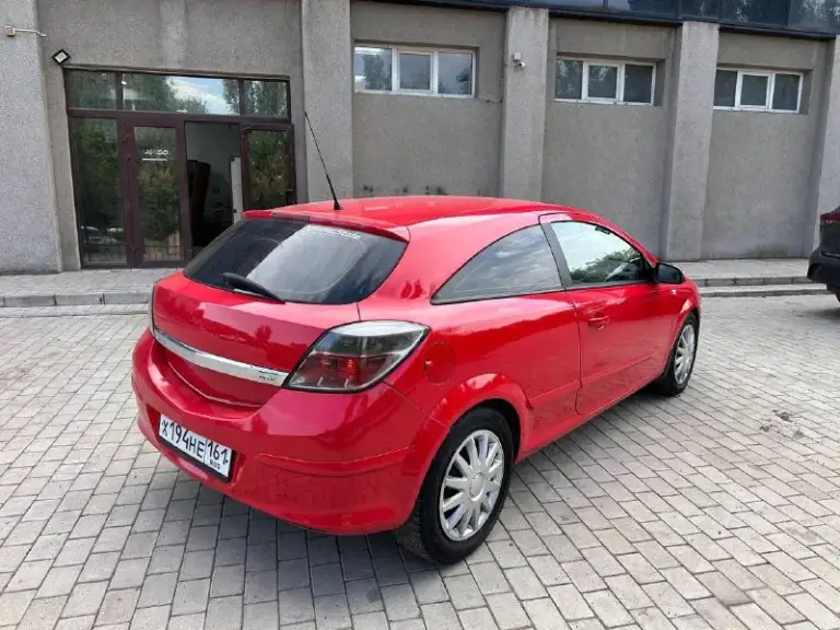 Продам opel astra h gtc 2007 года выпуска мотор 1.6 самый надежный и неприхотливый в линейке. Коробка автомат. Автомобиль в достойном техническом состоянии, мотор работает равно, не троит, не дымит, масло не кушает, тянет отлично. Коробка без нареканий, без пинков, рывков плавно переключает все скорости. По ходовой без посторонних звуков, уверенно стоит на дороге, тормоза хорошие, ручник держит. Климат-контроль исправен, холодит очень хорошо. В данный момент автомобиль без вложений, на бодром уверенном ходу. Все документы на руках стс, птс, дкп, оформление без проблем. Цена:420000 р. Торг около автомобиля. Территориально нахожусь в городе макеевка. Телефон для связи: +7 949 393 58 25 +7 901 744 57 33
📞 Звоните: +7(949)3935825 - фотография - 4