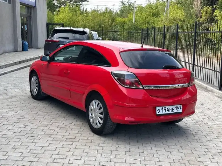 Продам opel astra h gtc 2007 года выпуска мотор 1.6 самый надежный и неприхотливый в линейке. Коробка автомат. Автомобиль в достойном техническом состоянии, мотор работает равно, не троит, не дымит, масло не кушает, тянет отлично. Коробка без нареканий, без пинков, рывков плавно переключает все скорости. По ходовой без посторонних звуков, уверенно стоит на дороге, тормоза хорошие, ручник держит. Климат-контроль исправен, холодит очень хорошо. В данный момент автомобиль без вложений, на бодром уверенном ходу. Все документы на руках стс, птс, дкп, оформление без проблем. Цена:420000 р. Торг около автомобиля. Территориально нахожусь в городе макеевка. Телефон для связи: +7 949 393 58 25 +7 901 744 57 33
📞 Звоните: +7(949)3935825 - фотография - 6
