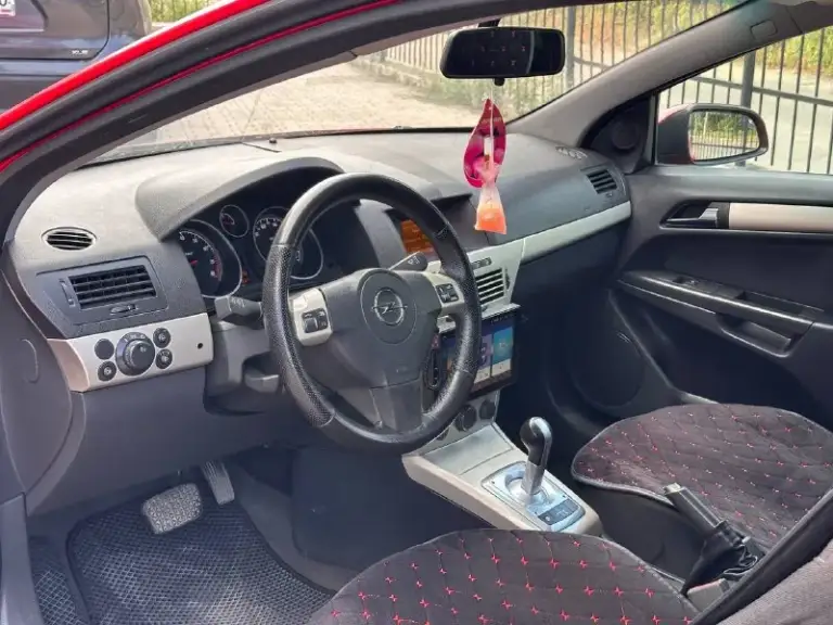 Продам opel astra h gtc 2007 года выпуска мотор 1.6 самый надежный и неприхотливый в линейке. Коробка автомат. Автомобиль в достойном техническом состоянии, мотор работает равно, не троит, не дымит, масло не кушает, тянет отлично. Коробка без нареканий, без пинков, рывков плавно переключает все скорости. По ходовой без посторонних звуков, уверенно стоит на дороге, тормоза хорошие, ручник держит. Климат-контроль исправен, холодит очень хорошо. В данный момент автомобиль без вложений, на бодром уверенном ходу. Все документы на руках стс, птс, дкп, оформление без проблем. Цена:420000 р. Торг около автомобиля. Территориально нахожусь в городе макеевка. Телефон для связи: +7 949 393 58 25 +7 901 744 57 33
📞 Звоните: +7(949)3935825 - фотография - 7