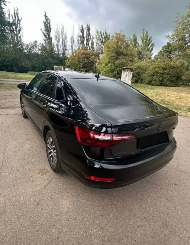 Продам: volkswagen jetta 7, 2020г. ,пробег 128300 км.
Двигатель:1.4l tsi, 150 л. С. , турбированный.
Коробка: автомат (8-ступенчатый aisin)
Комплектация: кожаный салон, панорамный люк, адаптивный круиз-контроль, система предупреждения о фронтальном столкновении, система экстренного торможения, система мониторинга слепых зон, помощь при выезде с парковки задним ходом, система контроля давления в шинах, система старт стоп, два режима езды (обычный и эко), электронный ручник, камера заднего вида, мультируль, сенсорный экран, поддержка
Apple carplay и android auto, bluetooth,
Usb, aux, электронный иммобилайзер, литые диски 16, светодиодные фары и многое другое!
Из допов: авто полностью русифицированная,
Антихром, атермальная пленка по госту на лобовом и передних боковых стекол, авто в отличном состоянии и полностью обслужено, все жидкости поменяны, новая зимняя резина.
Ценна: 1 760 000 ( возможен торг)
Тел: +79496207619 - фотография - 5