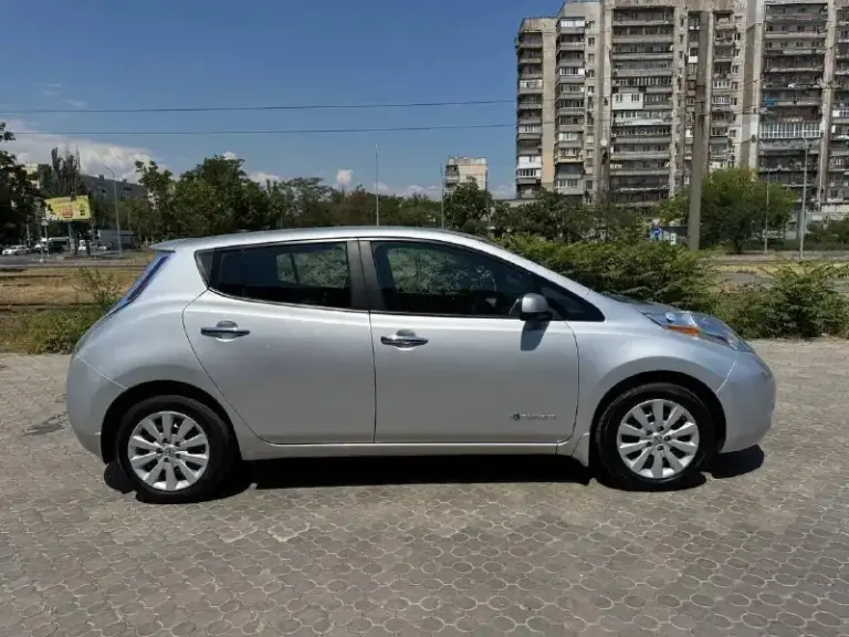 ✅Марка: nissan лиф ✅цена:750000₽ ✅город:мариуполь ✅год выпуска:2013 ✅пробег:55500 км. ✅двигатель:электро ✅кпп:автомат ✅второй собственник ✅вин:1n4azocp3dc425600 ✅телефон:+79497125501 антон. ✅описание:продам хороший автомобиль в шикарном состоянии!вложений не требует. Батарея в отличном состоянии! Запас хода 130 км.
📞 Звоните: +7(949)7125501 - фотография - 4