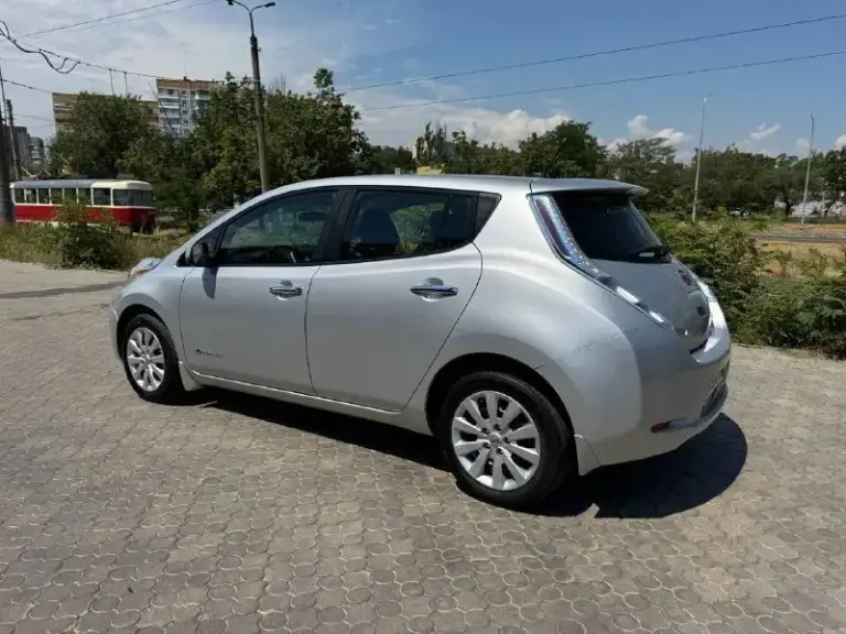 ✅Марка: nissan лиф ✅цена:750000₽ ✅город:мариуполь ✅год выпуска:2013 ✅пробег:55500 км. ✅двигатель:электро ✅кпп:автомат ✅второй собственник ✅вин:1n4azocp3dc425600 ✅телефон:+79497125501 антон. ✅описание:продам хороший автомобиль в шикарном состоянии!вложений не требует. Батарея в отличном состоянии! Запас хода 130 км.
📞 Звоните: +7(949)7125501 - фотография - 5