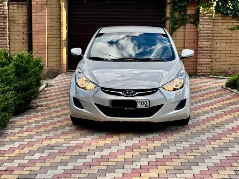 Продам hyundai elantra
2014 Года.
1 Хозяин, брал с салона!
1.6 Коробка автомат
158. Тыс родного пробега!!!
Чистый кореец
Машина полностью в родной краске.
Все стекла родные!
Обслуживалась с момента покупки на одном сервисе!
Двигатель без нареканий, масло менялось каждые 6 тыс. Км!
Коробка без нареканий!
Установлен четвёртое поколение итальянский газ пропан.
Комплектация: мультируль, электро зеркала, 4 стеклоподъёмника, кондиционер холодит хорошо, подогрев сидений, бортовой компьютер, экран, туманки, led-фары, круиз контроль

Салон в очень хорошем состоянии!
Резина. Лета навая гаражное хранение цена 1 200000 руб. Телефон +7 949 484 37 35 - фотография - 1