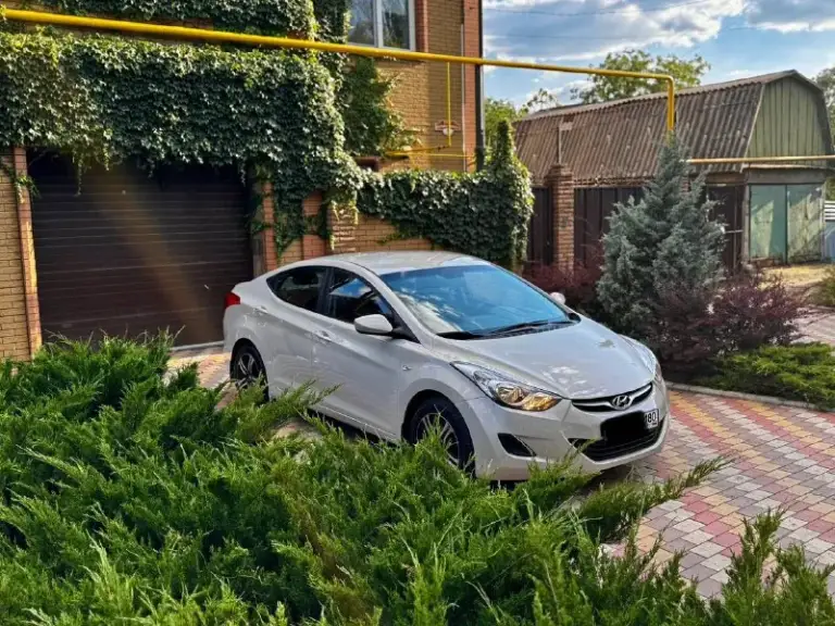 Продам hyundai elantra
2014 Года.
1 Хозяин, брал с салона!
1.6 Коробка автомат
158. Тыс родного пробега!!!
Чистый кореец
Машина полностью в родной краске.
Все стекла родные!
Обслуживалась с момента покупки на одном сервисе!
Двигатель без нареканий, масло менялось каждые 6 тыс. Км!
Коробка без нареканий!
Установлен четвёртое поколение итальянский газ пропан.
Комплектация: мультируль, электро зеркала, 4 стеклоподъёмника, кондиционер холодит хорошо, подогрев сидений, бортовой компьютер, экран, туманки, led-фары, круиз контроль

Салон в очень хорошем состоянии!
Резина. Лета навая гаражное хранение цена 1 200000 руб. Телефон +7 949 484 37 35 - фотография - 3
