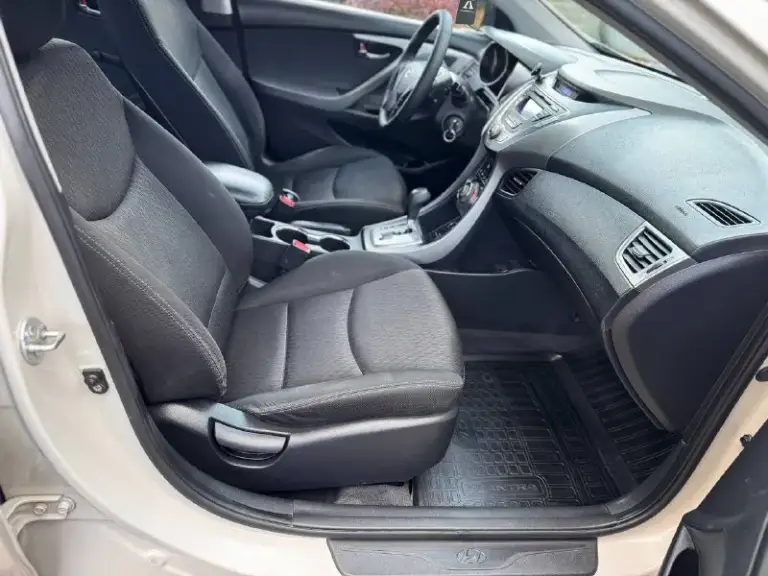 Продам hyundai elantra
2014 Года.
1 Хозяин, брал с салона!
1.6 Коробка автомат
158. Тыс родного пробега!!!
Чистый кореец
Машина полностью в родной краске.
Все стекла родные!
Обслуживалась с момента покупки на одном сервисе!
Двигатель без нареканий, масло менялось каждые 6 тыс. Км!
Коробка без нареканий!
Установлен четвёртое поколение итальянский газ пропан.
Комплектация: мультируль, электро зеркала, 4 стеклоподъёмника, кондиционер холодит хорошо, подогрев сидений, бортовой компьютер, экран, туманки, led-фары, круиз контроль

Салон в очень хорошем состоянии!
Резина. Лета навая гаражное хранение цена 1 200000 руб. Телефон +7 949 484 37 35 - фотография - 9
