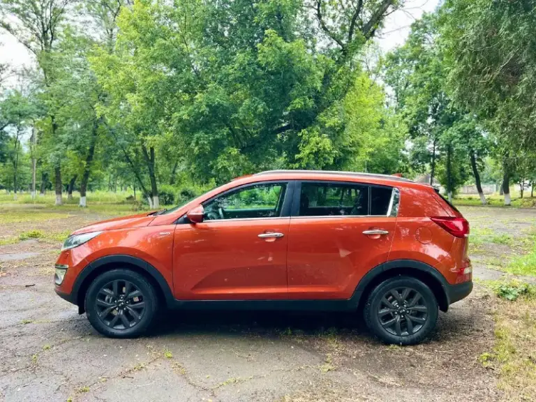 Продам kia sportage чистейшая и зеленая автотека (без дтп, 2 хозяина) год выпуска: 2014 (рестайлинг) коробка: автомат (полный привод, все блокировки работают) объем двигателя: 2.0 бензин автомобиль идеальном состоянии. Технически авто в отличном состоянии, ходовая сбита, мотор, коробка без нареканий. Кузов весь в родном окрасе. Комплектация: мультируль, круиз, датчик света и дождя, подогрев 4х сидений, 2х зонный климат, 4 эл. Стеклоподъемника и тд. Цена: 1.390.000 ₽ торг присутствует обращаться в лс или по номеру телефона +79493539832 автомобиль находится в шахтерске.
📞 Звоните: +7(949)3539832 - фотография - 4