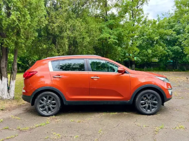 Продам kia sportage чистейшая и зеленая автотека (без дтп, 2 хозяина) год выпуска: 2014 (рестайлинг) коробка: автомат (полный привод, все блокировки работают) объем двигателя: 2.0 бензин автомобиль идеальном состоянии. Технически авто в отличном состоянии, ходовая сбита, мотор, коробка без нареканий. Кузов весь в родном окрасе. Комплектация: мультируль, круиз, датчик света и дождя, подогрев 4х сидений, 2х зонный климат, 4 эл. Стеклоподъемника и тд. Цена: 1.390.000 ₽ торг присутствует обращаться в лс или по номеру телефона +79493539832 автомобиль находится в шахтерске.
📞 Звоните: +7(949)3539832 - фотография - 5
