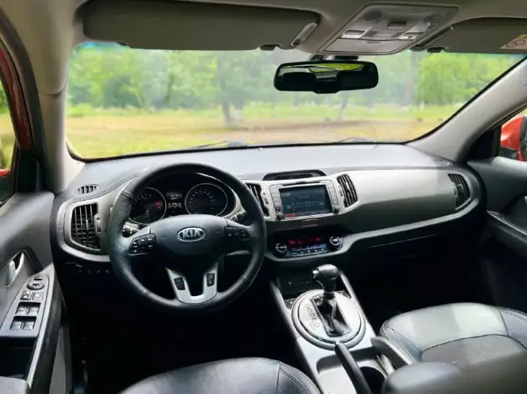 Продам kia sportage чистейшая и зеленая автотека (без дтп, 2 хозяина) год выпуска: 2014 (рестайлинг) коробка: автомат (полный привод, все блокировки работают) объем двигателя: 2.0 бензин автомобиль идеальном состоянии. Технически авто в отличном состоянии, ходовая сбита, мотор, коробка без нареканий. Кузов весь в родном окрасе. Комплектация: мультируль, круиз, датчик света и дождя, подогрев 4х сидений, 2х зонный климат, 4 эл. Стеклоподъемника и тд. Цена: 1.390.000 ₽ торг присутствует обращаться в лс или по номеру телефона +79493539832 автомобиль находится в шахтерске.
📞 Звоните: +7(949)3539832 - фотография - 7