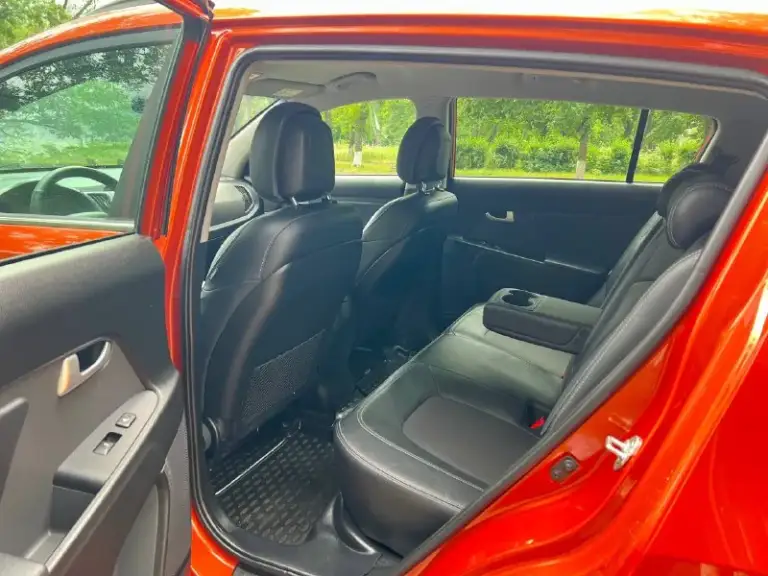 Продам kia sportage чистейшая и зеленая автотека (без дтп, 2 хозяина) год выпуска: 2014 (рестайлинг) коробка: автомат (полный привод, все блокировки работают) объем двигателя: 2.0 бензин автомобиль идеальном состоянии. Технически авто в отличном состоянии, ходовая сбита, мотор, коробка без нареканий. Кузов весь в родном окрасе. Комплектация: мультируль, круиз, датчик света и дождя, подогрев 4х сидений, 2х зонный климат, 4 эл. Стеклоподъемника и тд. Цена: 1.390.000 ₽ торг присутствует обращаться в лс или по номеру телефона +79493539832 автомобиль находится в шахтерске.
📞 Звоните: +7(949)3539832 - фотография - 8