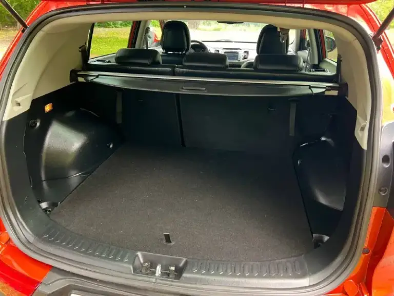 Продам kia sportage чистейшая и зеленая автотека (без дтп, 2 хозяина) год выпуска: 2014 (рестайлинг) коробка: автомат (полный привод, все блокировки работают) объем двигателя: 2.0 бензин автомобиль идеальном состоянии. Технически авто в отличном состоянии, ходовая сбита, мотор, коробка без нареканий. Кузов весь в родном окрасе. Комплектация: мультируль, круиз, датчик света и дождя, подогрев 4х сидений, 2х зонный климат, 4 эл. Стеклоподъемника и тд. Цена: 1.390.000 ₽ торг присутствует обращаться в лс или по номеру телефона +79493539832 автомобиль находится в шахтерске.
📞 Звоните: +7(949)3539832 - фотография - 9