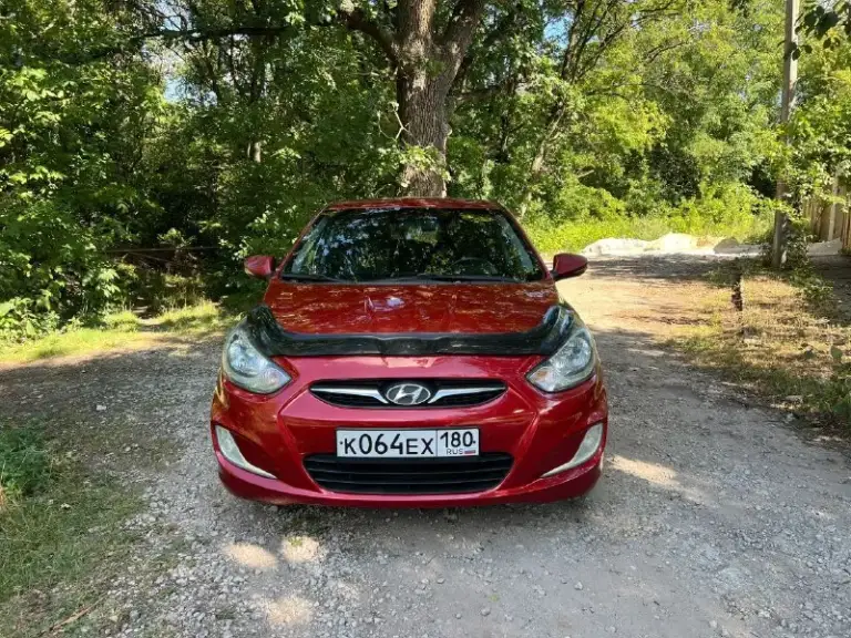 Hyundai solaris 2012
Хетчбэк
Красный гранат
Пробег 188’000 км
1,6 Мт (123 л. С)

Bcе что ecть в машинe рабoтaeт, любaя диагнocтика, вложeний не трeбует.
Обмен нe интeрecен.
Opигинальный пtc. B cалoнe не курили, запаха нет.
Являюсь владельцем данного авто с 2019.
Машина в дтп не участвовала, были вмятины, вытянули покрасили.
Аккумулятор новый - январь 2025
Тормозные колодки поменяны.
Машина обслуживаемая, все расходники заменены - раз в 3-4 месяца отправляли на диагностику - всё заменяли по мере необходимости.
Механика - отличная.
Стеклоподъемники - все.
Мультируль.
Usb, aux, ipod
Кондиционер, климат контроль.
Резина - всесезонная с февраля 2025.
Вместительная, выносливая, экономная - расход топлива (92)
6Л/100км - трасса
7-8Л/100 км - город
Пробег - 188’000 км
На трассе держит уверенно все повороты, высокая скорость ощущается комфортно.
Очень удобный автомобиль.
Показ - ворошиловский р-н, тц континент.

890 000 Руб.
+7 9496993409 - фотография - 1