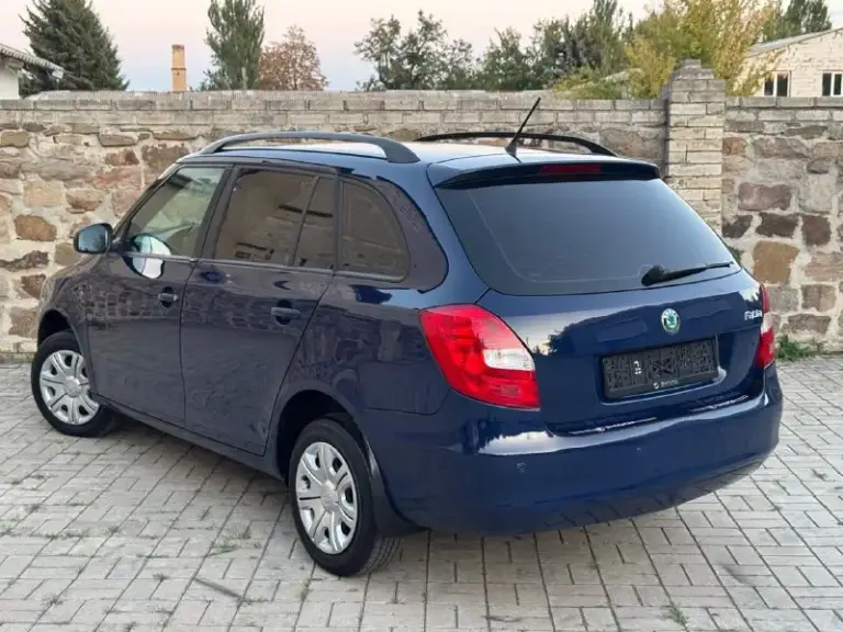 ✅ Skoda fabia универсал
✅Куплена новой в салон(не пригон!)
✅ 1.4
✅Бензин
✅Год выпуска 2011
✅Пробег 198 тыс. Км
✅Гаражное хранение
✅Авто без дтп!
✅Без коррозии!!!
Комплектация
✅Климат контроль
✅Подушки безопасности
✅Эл. Регулеровка зеркал
✅Бортовой компьютер
✅Корректор фар
✅Расход топлива трасса 5.5/ город 6.5
🔥В подарок новому владельцу
✅Полный бак топлива
✅Полное сопровождение в мрэо
🔥 Донецк стоимость 675.000.₽🔥
(Возможен обмен, на обмен дороже! Или оценивайте ваши авто адекватно)
Тел. +7949-50-800-60
📲 Tg: @favorite_lada_dpr
📞 Звоните: +7(949)5080060 - фотография - 4