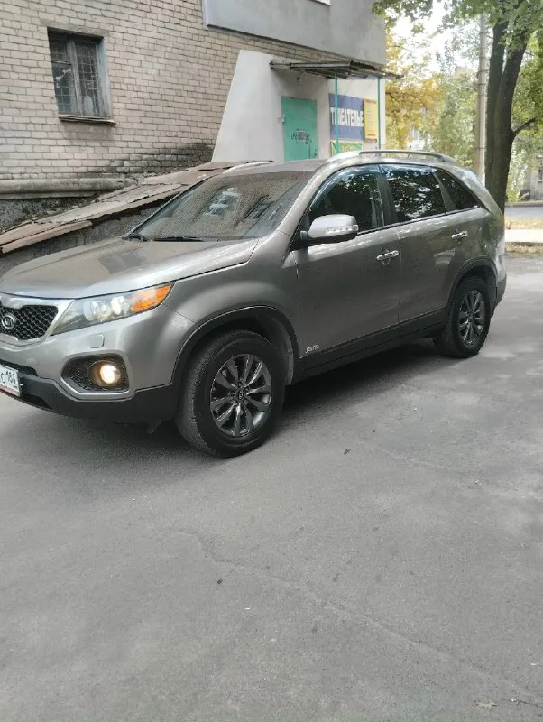 Kia sorento официал, рестайлинг! 2012 год двигатель 2.4 бензин коробка автомат пробег 193 тыс, км. Родной пробег !автомобиль в отличном состоянии. Абсолютно не какого вложения не требует ! Кузов без дтп ! Максимальная комплектация, бесключевой доступ (start-stop) кожаный салон, датчики света и дождя, парктроник и многое другое ! С документами все в порядке могу присутствовать в мрэо для полного переоформления ! Я хозяин авто! Цена. 1.397тыс. ₽ звоните остальное по +7(949)522-32-93
📞 Звоните: +7(949)5223293 - фотография - 3