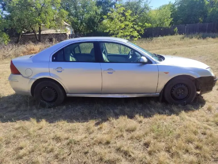 Продам 220 000 тысяч рублей, ford mondeo 3, мотор v6 2.5 170 л. С едет как положено, кпп механика 5 ступка, работает отлично, по ходовке тоже все хорошо, недавно менял передние рычаги, шаровые, стойки стабилизатора и т. Д, новые тормозные блины, колодки, комплектация с климатом(нужно заправлять слабое давление) 4 стекло подъемника, электро регулировка зеркал, подогрев сидений, авто затемнение зеркало заднего вида, гидроусилитель руля, пороги страдают, в остальном полностью целый, внешний вид на фото есть моменты, продажа только с переоформлением, находится в нижней крынке, телефон для связи +79493959606 либо +79494108463
📞 Звоните: +7(949)3959606 - фотография - 4