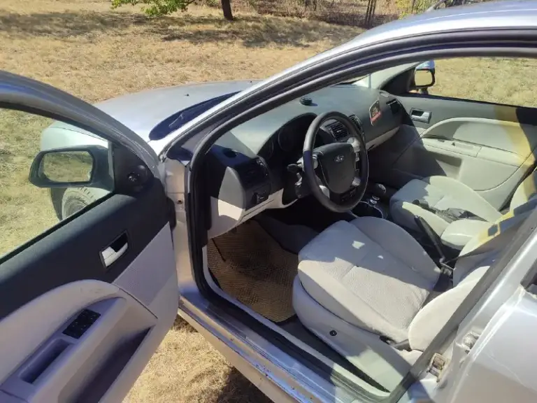 Продам 220 000 тысяч рублей, ford mondeo 3, мотор v6 2.5 170 л. С едет как положено, кпп механика 5 ступка, работает отлично, по ходовке тоже все хорошо, недавно менял передние рычаги, шаровые, стойки стабилизатора и т. Д, новые тормозные блины, колодки, комплектация с климатом(нужно заправлять слабое давление) 4 стекло подъемника, электро регулировка зеркал, подогрев сидений, авто затемнение зеркало заднего вида, гидроусилитель руля, пороги страдают, в остальном полностью целый, внешний вид на фото есть моменты, продажа только с переоформлением, находится в нижней крынке, телефон для связи +79493959606 либо +79494108463
📞 Звоните: +7(949)3959606 - фотография - 5