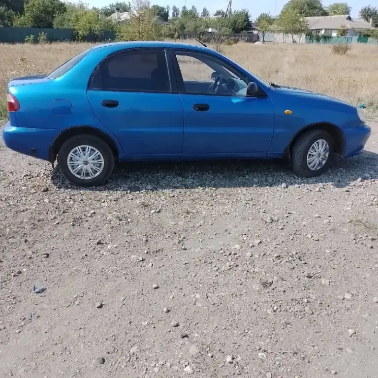 Продам daewoo lanis, 2008 год, 1.5, 8 клапанная бензин/газ (установлено евро2 (зарегистрирован)) пробег: 384000 км один владелец с салона гаражного хранение - автомобиль на полном ходу, бодрая - двигатель и коробка - в отличном состоянии - ходовая перебиралась недавно - газ (пропан) установлен и официально зарегистрирыван - салон чистый и не прокуренный ( надеты чехлы) - с гидроусилителем - масло, фильтра, ремень грм, ролик натяжной - менял пару месяцев назад есть небольшая вмятина на кузове, но рыжиков и царапин нет машина на росийском учете, полное пкреформление сразу на вас торг у капота осмотр в енакиево +79493431894 цена: 310000 ₽
📞 Звоните: +7(949)3431894 - фотография - 4