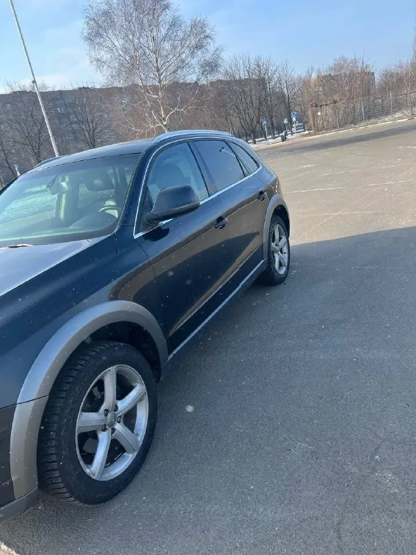 Продам- audi q5 s line guattro|2010г
2.0 Бензин-✅
Оригинальный пробег 164000
Полный привод квадро-✅
Салон в идеальном состоянии кожа-✅
Электропривод багажника-✅
Подогрев сидений -✅
Электро регулировка сидений водителя и пассажира-✅
Подкачка спины-✅
Ломающиеся сиденья-✅
Климат контроль двухзонный-✅
Круиз контроль-✅
Мульте медиа-✅
Мулъте руль-✅
Качественная музыка с заводским сабвуфером-✅
Заводской монитор✅
Резина зима лето диски r19-✅
Переоформление без проблем ‼️
Осмотр- донецк
Цена-1.3
+79493916312
📲 Tg: максим
📞 Звоните: +7(949)3916312 - фотография - 3