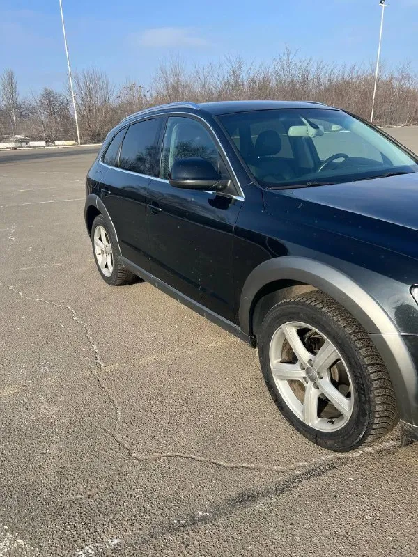 Продам- audi q5 s line guattro|2010г
2.0 Бензин-✅
Оригинальный пробег 164000
Полный привод квадро-✅
Салон в идеальном состоянии кожа-✅
Электропривод багажника-✅
Подогрев сидений -✅
Электро регулировка сидений водителя и пассажира-✅
Подкачка спины-✅
Ломающиеся сиденья-✅
Климат контроль двухзонный-✅
Круиз контроль-✅
Мульте медиа-✅
Мулъте руль-✅
Качественная музыка с заводским сабвуфером-✅
Заводской монитор✅
Резина зима лето диски r19-✅
Переоформление без проблем ‼️
Осмотр- донецк
Цена-1.3
+79493916312
📲 Tg: максим
📞 Звоните: +7(949)3916312 - фотография - 4