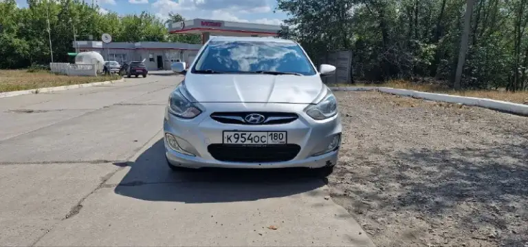 Продам солярис 2013года, мотор 1.6,кпп механика, машина в хорошем состоянии, новая резина два комплекта, новый компрессор кондиционера, рулевая рейка, поменяна цепь грм, сигнализация стеклоподьемники кондиционер всё работает. Цена 580р, вопросы по телефону авто находится в макеевке +79493145487,+79494936731 - фотография - 7