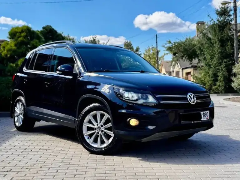 Продам volkswagen tiguan 2012 года 169 тыс пробега, объем двигателя 2л турбо, 170 л/с полноприводный.
Коробка автомат шестиступка
Автомобиль в отличном состоянии, не битый, не крашеный. Самая максимальная комплектация.
Я собственник автомобиля. Я комплекта ключей, сервисная книжка, все есть. Авто проходил недавно полный то
Цена - 1 380 000.
Телефон +79495099958 вячеслав. Тг, ватсапп на этом же номере. - фотография - 2