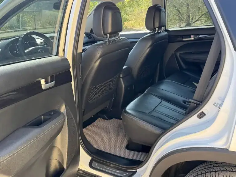 Kia sorento официал
2012 Год выпуска
Двигатель 2.4 бензин
Коробка автомат
Пробег 175 тыс. Км родной
Автомобиль в отличном состоянии,
Кузов без дтп, весь в заводском окрасе,
Не одна деталь не красилась 1000% !
Зоны риска в броне пленке,
Двигатель, коробка, ходовая на 5+ !
Вообщем авто весь обслужен,
Вложения не требует от слова совсем.
Максимальная комплектация,
Кожаный салон,
Климат контроль,
Круиз контроль,
Бесключевой доступ (start-stop)
Парктроники,
Датчики света, дождя,
Подогревы сидений,
И многое другое!
С документам полный порядок,
Продажа с полным переоформлением в гаи.
Г. Донецк
Цена 1.385тыс. ₽
Звоните остальное по тел.
+79494006791
Телеграмм на этом же номере - фотография - 8