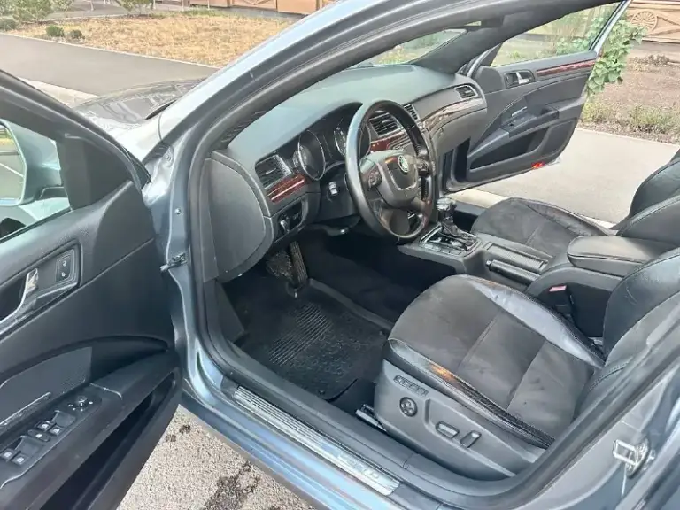 Skoda superb 2008. 1.8 a/t
Автомобиль в прекрасном состоянии и в полной комплектации.
Park assistant
✅Sounds system
✅Память сидений
✅Круиз контроль
✅Алькантара
✅Columbus
✅Адаптивный свет
✅Мультируль
✅Партроники и многое другое
Автомобиль технически обслужен. Работе ровно, коробка 15 000 км назад сделанно полное то(140 000₽) есть чеки. Очень комфортный и динамичный автомобиль. Вложений не требует.
🚗 230 000 Км
💵960 000₽
☎️ +7 (949) 573-62-32 Сергей
📞 Звоните: +7(949)5736232 - фотография - 4