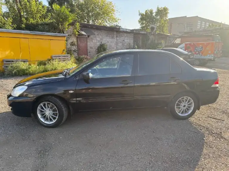 Продам mitsubishi lancer 9 2006 г. В.
Пробег: 264.000 км
Объем: 1.6 ат
Цена: 300000 пока есть мой вариант
Контакты: +79496990216
В техническом плане без нареканий, по кузову есть возрастные проблемы они видны на фото. По электрике все работает.
- Мультимедиа с блютуз;
- Подогрев передних сидений, заднего стекла, зеркал заднего вида;
- 4 Стеклоподъемника;
- Кожаный руль; - фотография - 2