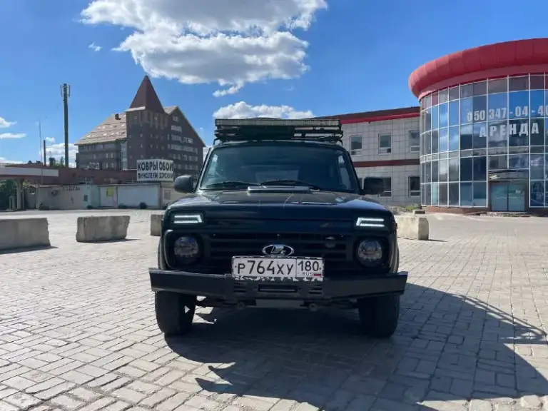 Продаю ниву 212140 2019 г. В. Комплектация гур, подогрев сидений, кондиционер, abs, электро-стеклоподъемники, электро регулировка зеркал с подогревом.
На момент объявления пробег составляет 63000 км, состояние сел поехал. 50 км назад сделал то с заменой всех масел и фильтров. По кузову присутствуют жуки, небольшие вмятины. В офф-роуде не участвовала, езда город-проселочная местность. Двс масло не расходует, коробка не выбивает, раздатка включается без проблем. Электро дроссель, экология на месте. На пробеге 58 тысяч поменял комплект сцепления. Спереди новые колодки и тормозные диски с перфорацией, так же поменял спереди амортизаторы и верхнее шаровые. Заменил антифриз в начале мая месяца
Гу аура amh-78dsp, 4 динамика урал. Работает корректор фар.
Бампера усиленные(6мм металл, у переднего бампера 4 точки крепления, есть место под лебедку), пороги, багажник на крыше и люстра в птс не вписаны! Диски ровные, резину под замену.
Продаю не спеша 890т. Р, с символическим торгом. Езжу каждый день
+79494384548 Артём - фотография - 1