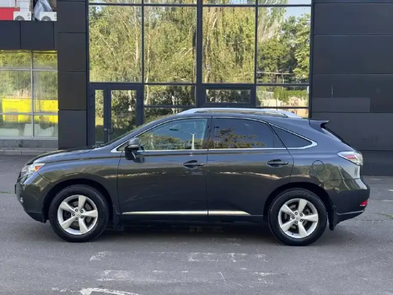 Продам lexus rx 350
2009 Год
Цена: 1млн790тыс рублей
Двигатель:3.5 бензин на полном приводе
Коробка: автомат
Пробег 256 тыс
Aвтомобиль не трeбует вложений!хоpошая комплeктация: без ключевой доступ, start stop, люк, подогрев и обдув сидений, памят и электропривод сидений, двухзонный климат, электропривод руля, электропривод багажника, обогрев зеркал, авто затемнение зеркала заднего вида, камера заднего вида. Новая летняя резина.
По технической части автомобиль в идеальном состоянии! Двигатель, коробка работают идеально, никаких ошибок. По ходовой части все отлично.
Осмотр г. Донецк центр
На обмен цена дороже.
Тел: +79493440984
📲 Tg: юра гузь
📞 Звоните: +7(949)3440984 - фотография - 6