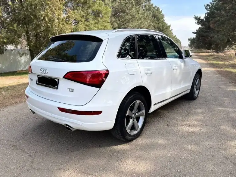 Audi q5 quattro 2014

Автомобиль в идеальном состоянии.
Без дтп.
Птс оригинал!
За все время всего один владелец, очень бережная эксплуатация.

Мотор установили абсолютно новый( не путать с контрактным, все документы и чеки есть. )
Масло не расходует совсем!
Коробка полноценный 8-ми ступенчатый автомат
По ходовой части нет ни единого шума.

Салон в отличном состоянии. Нет ни дыр ни потертостей.
Все функции исправно работают.

Комплектация:
Климат контроль
Круиз контроль
Датчики света и дождя
Омыватель фар
Парктроники
Удержание в полосе
Премиальная музыка audi concert!
8 Колонок + сабвуфер.
Электро-привод багажника
Передний электопривод сидений
Подогревы сидений, стекл, форсунок омывателя и зеркал.
Адаптивный ксеноновый свет фар.
2 Ключа.

1 780. 000
Торг.

📞 Феникс : +7 (949) 440-89-85 - фотография - 5