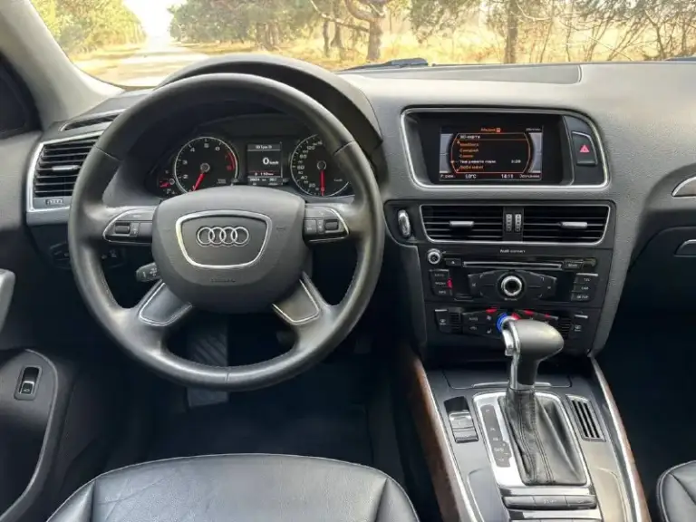 Audi q5 quattro 2014

Автомобиль в идеальном состоянии.
Без дтп.
Птс оригинал!
За все время всего один владелец, очень бережная эксплуатация.

Мотор установили абсолютно новый( не путать с контрактным, все документы и чеки есть. )
Масло не расходует совсем!
Коробка полноценный 8-ми ступенчатый автомат
По ходовой части нет ни единого шума.

Салон в отличном состоянии. Нет ни дыр ни потертостей.
Все функции исправно работают.

Комплектация:
Климат контроль
Круиз контроль
Датчики света и дождя
Омыватель фар
Парктроники
Удержание в полосе
Премиальная музыка audi concert!
8 Колонок + сабвуфер.
Электро-привод багажника
Передний электопривод сидений
Подогревы сидений, стекл, форсунок омывателя и зеркал.
Адаптивный ксеноновый свет фар.
2 Ключа.

1 780. 000
Торг.

📞 Феникс : +7 (949) 440-89-85 - фотография - 8