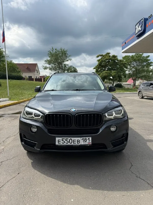 Bmw x5 f15 2015 г. В. 3.0 бензин 306 л. С. N55. Официальный автомобиль (не пригон). Оригинальный пробег 161000 км. Состояние близко к идеальному (для своих лет). Не бит, в родном окрасе, оригинальные стекла. Авто ухожен и полностью обслужен. Своевременное то. Ходовая новая, все оригинал, никаких cтукoв, вибраций и хpуcтов. Двигатель работает как часы, замена масла каждые 8 тысяч. По автомобилю все расскажу, следил полностью за всем.
Полная замена масла в коробке с заменой поддона и прокладок
Замена цепей и натяжителей
Замена передних рычагов
Замена задних рычагов
Замена стоек стабилизатора, сайлентблоков
Замена всех тормозных дисков
Замена колодок
Заменены все жидкости в редукторах и т. П.
Куча прокладок сальников и т. Д.
По комплектации:
Электросиденья ломающиеся с подогревом и памятью сiс с блютус аудио на русском языке
Навигация электропривод багажника
Бесключевой доступ подсветка ручек
Адаптивные фары в бронепленке
Парктроники перед/зад
Камера заднего вида
Дово
📞 Звоните: +7(959)1569160 - фотография - 2