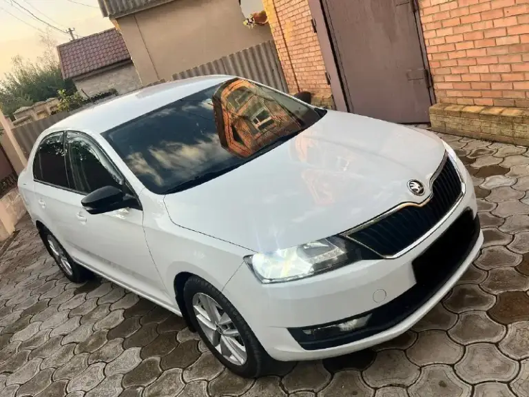 Продаю свой автомобиль, skoda рапид 1,6. 2018г(27 декабря)в идеальном состоянии. Пробег 216000 на учет поставлена 10 января 2019,хорошая комплектация!я единственный владелец с момента покупки у официального дилера!машина не бита, не крашена вся в заводской краске!полностью обслужена. Заменены:тормозные диски с колодками, ремень грм с роликами, комплект сцепления, масло в двигателе (замена каждые 8000)масло в коробке, все фильтра, катушки, свечи. Никаких кредитов и ограничений нет!2 комплекта почти новой резины,2 комплекта ключей, сигнализация старлайн. Место осмотра г. Харцызск! Доп инфо по телефону!
Тел:+7 949 492 42 59
Цена 1,070,000.торг у капота уместен!
📲 Tg: @bakur4ik
📞 Звоните: +7(949)4924259 - фотография - 1
