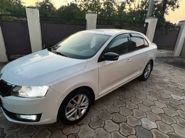Продаю свой автомобиль, skoda рапид 1,6. 2018г(27 декабря)в идеальном состоянии. Пробег 216000 на учет поставлена 10 января 2019,хорошая комплектация!я единственный владелец с момента покупки у официального дилера!машина не бита, не крашена вся в заводской краске!полностью обслужена. Заменены:тормозные диски с колодками, ремень грм с роликами, комплект сцепления, масло в двигателе (замена каждые 8000)масло в коробке, все фильтра, катушки, свечи. Никаких кредитов и ограничений нет!2 комплекта почти новой резины,2 комплекта ключей, сигнализация старлайн. Место осмотра г. Харцызск! Доп инфо по телефону!
Тел:+7 949 492 42 59
Цена 1,070,000.торг у капота уместен!
📲 Tg: @bakur4ik
📞 Звоните: +7(949)4924259 - фотография - 2