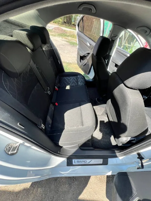 Продаю свой автомобиль, skoda рапид 1,6. 2018г(27 декабря)в идеальном состоянии. Пробег 216000 на учет поставлена 10 января 2019,хорошая комплектация!я единственный владелец с момента покупки у официального дилера!машина не бита, не крашена вся в заводской краске!полностью обслужена. Заменены:тормозные диски с колодками, ремень грм с роликами, комплект сцепления, масло в двигателе (замена каждые 8000)масло в коробке, все фильтра, катушки, свечи. Никаких кредитов и ограничений нет!2 комплекта почти новой резины,2 комплекта ключей, сигнализация старлайн. Место осмотра г. Харцызск! Доп инфо по телефону!
Тел:+7 949 492 42 59
Цена 1,070,000.торг у капота уместен!
📲 Tg: @bakur4ik
📞 Звоните: +7(949)4924259 - фотография - 7