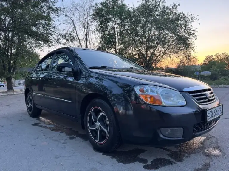 Kia cerato 1.6 mt 122лс, 2008
Пробег: 270 000 (родной)
Птс: оригинал, 2 владельца (я собственник, везде вписан)
Масло не жрет, не троит, не дымит, обороты не скачут. Замена масла каждые 4 - 4,5 тыщ км, замена цепи грм 30 тыщ назад
Двигатель/коробка полностью исправны, ходовая аналогично
Установлена шумоизоляция, камера заднего вида, новый комплект летней резины (приобретался весной этого года), так же отдам комплект зимней на штампах (отъездила один сезон)
Гидроусилитель, кондер, печка так же полностью исправны
Новый акб
2 Ключа
Ни одного дтп
Сигнализация, центральный замок
Все стекла заводские
В салоне не курили
Есть незначительные нюансы по кузову, дно целое
Любые проверки за ваш счет
500 000Р.
Г. Луганск
+79598054787
📞 Звоните: +7(959)8054787 - фотография - 3